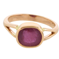 Ruby ring in 14 carat gold
