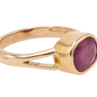Ruby ring in 14 carat gold
