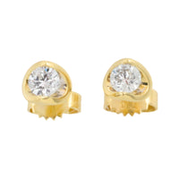 Diamond studs in 18 carat gold