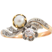 Pearl and diamond Toi et Moi ring in 18 carat gold