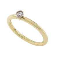 Diamond solitaire ring in 14 carat gold