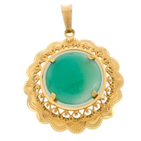 Chrysoprase pendant in 14 carat gold