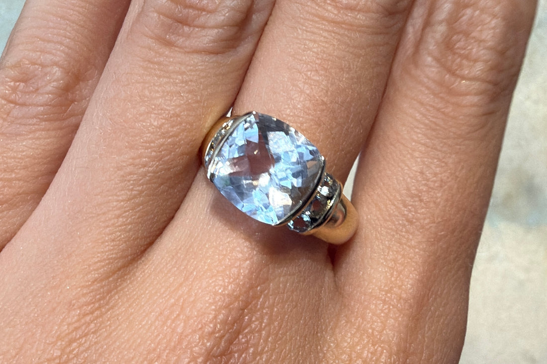 Vintage aquamarine ring in 14 carat gold-Vintage Rings-The Antique Ring Shop