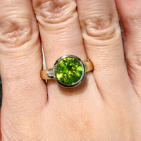 14 carat gold peridot ring
