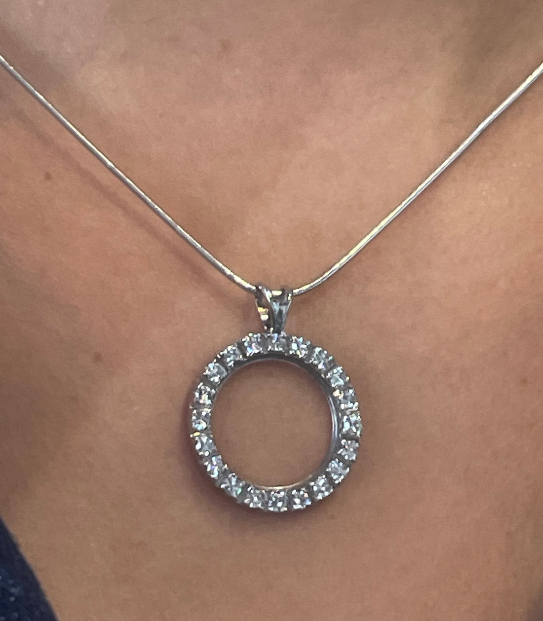 Diamond circle pendant in 18 carat gold-Pendants-The Antique Ring Shop