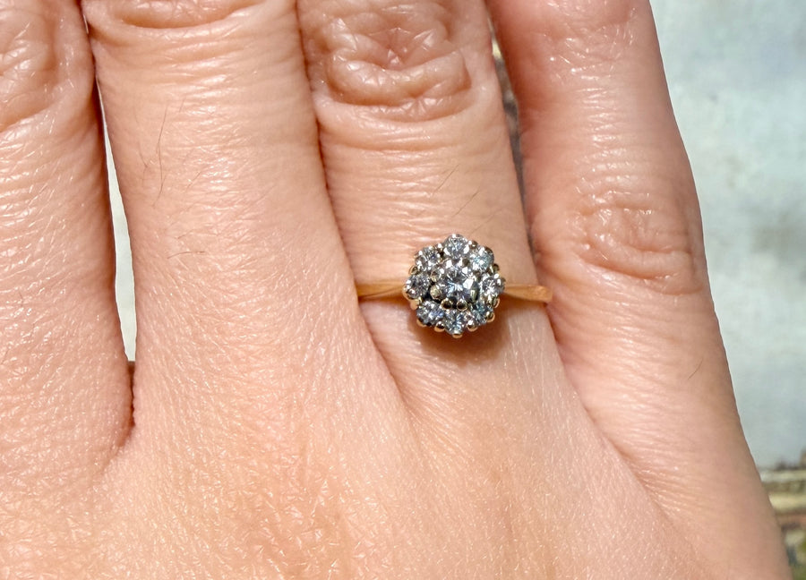 Vintage diamond cluster ring in 14 carat gold