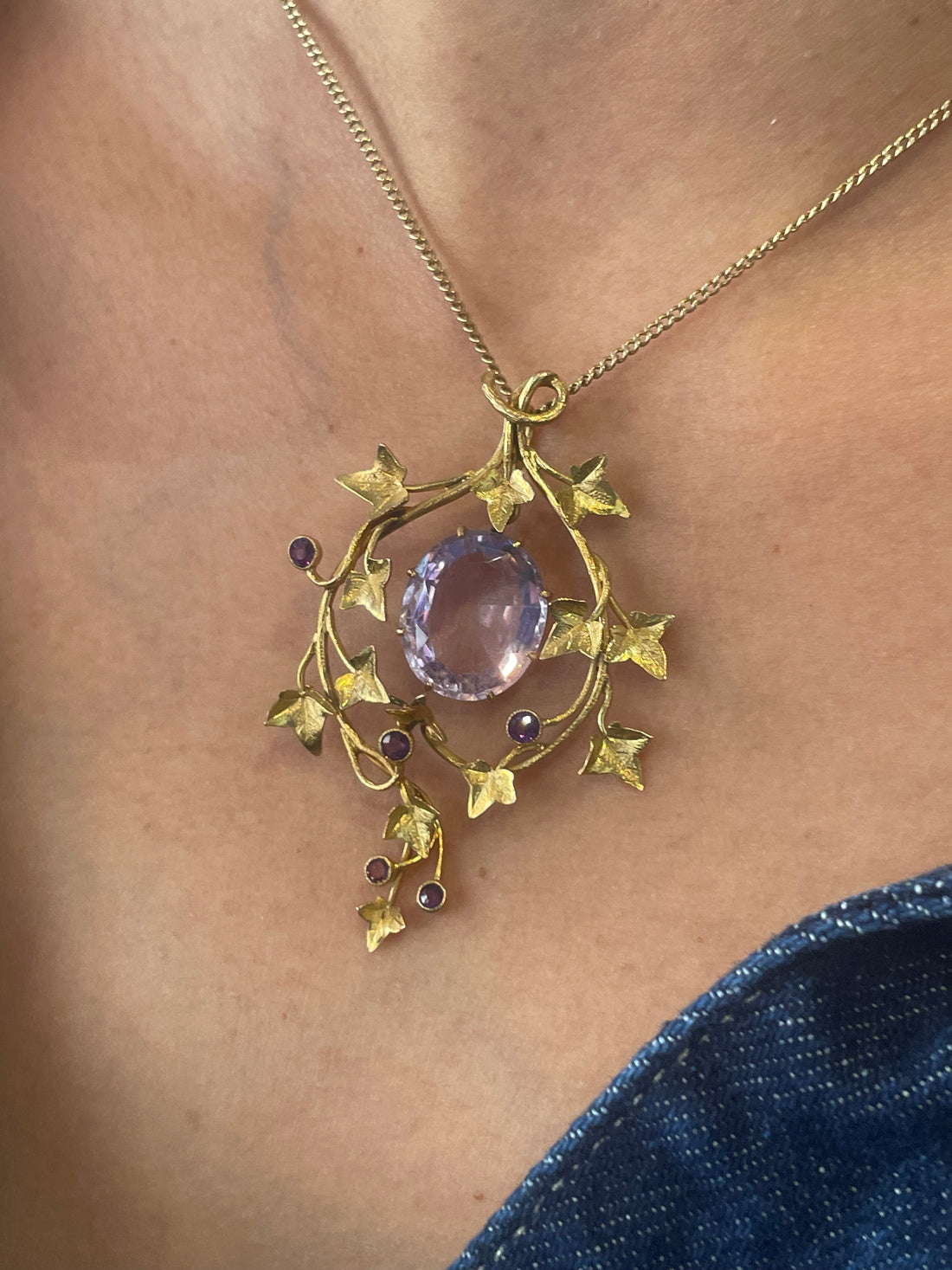 18 carat gold ivy pendant with amethyst-Pendants-The Antique Ring Shop
