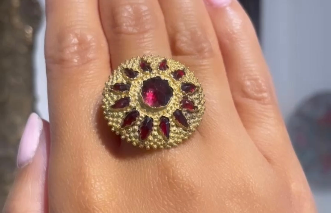 Garnet sun burst ring in 14 carat gold-Vintage & retro rings-The Antique Ring Shop