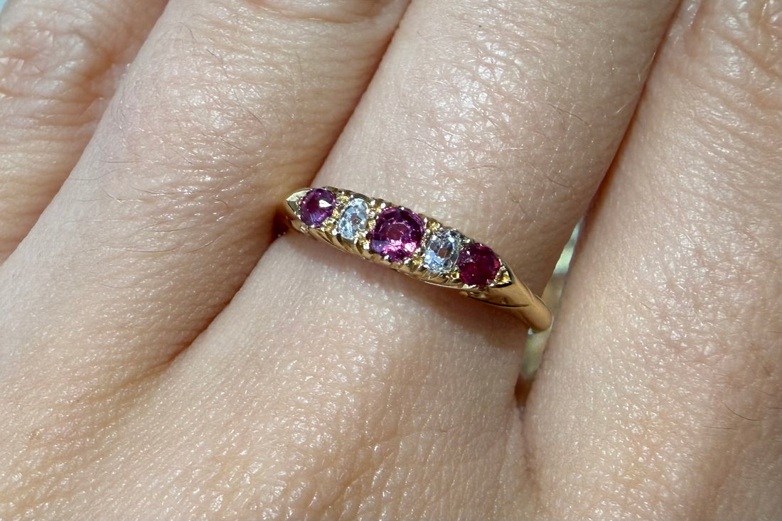 Edwardiaanse ring met robijnen en oudgeslepen diamanten