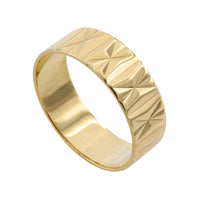 14 carat gold band with motif
