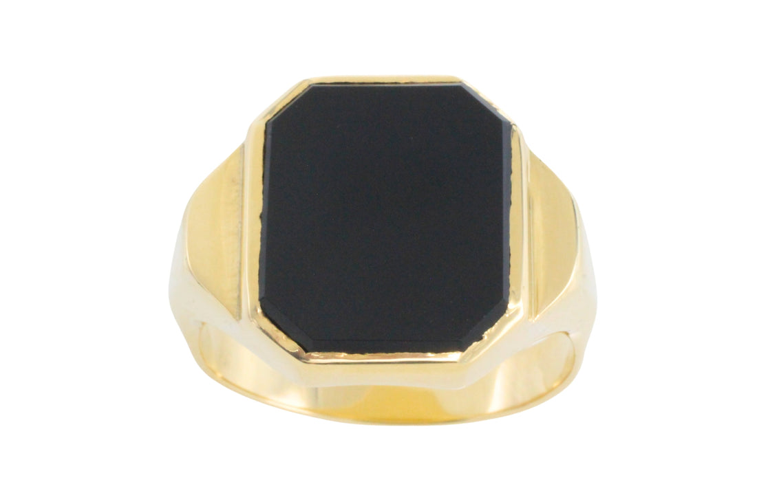 Vintage onyx signet ring in 14 carat gold
