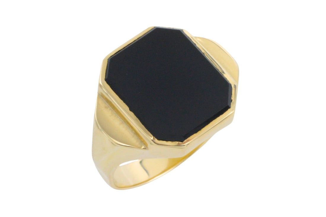 Vintage onyx signet ring in 14 carat gold