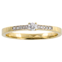 Diamond ring in 14 carat gold