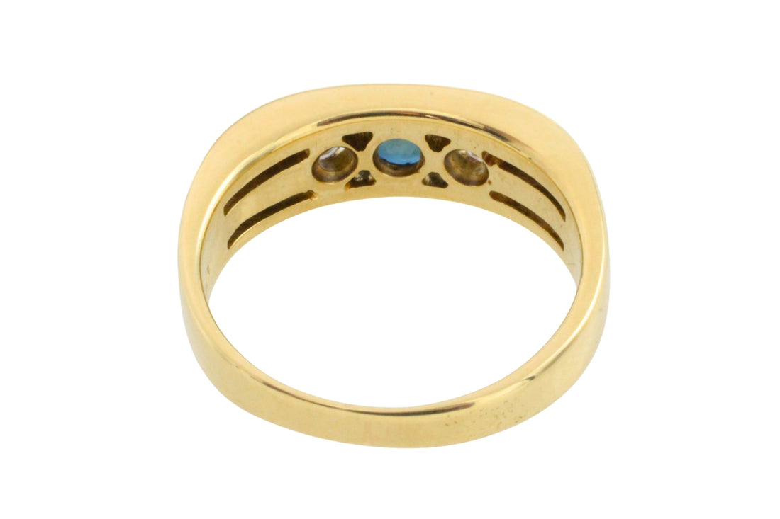 18 carat gold sapphire and diamond ring