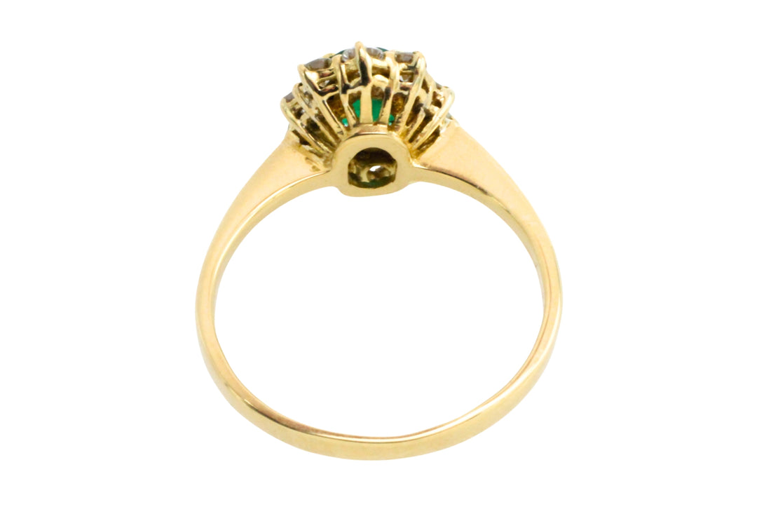 Vintage smaragd en diamanten ring van 18 karaat goud