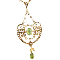 Peridot and pearl pendant and chain