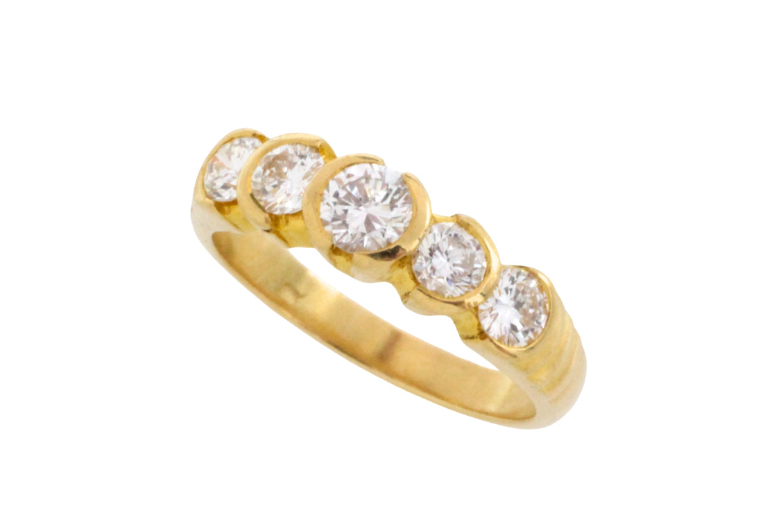Five stone diamond ring in 18 carat gold
