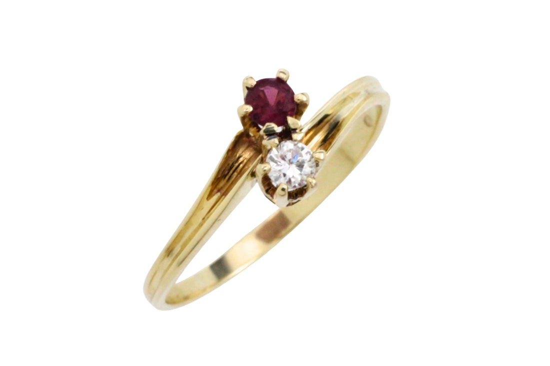 Ruby and diamond Toi et Moi ring