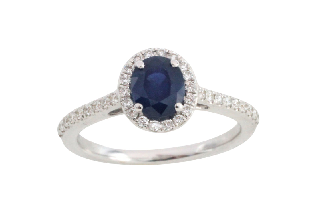 Sapphire cluster ring in 18 carat white gold