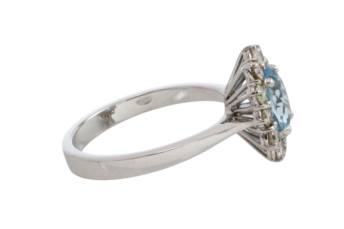 Aquamarine and diamond ring in white gold