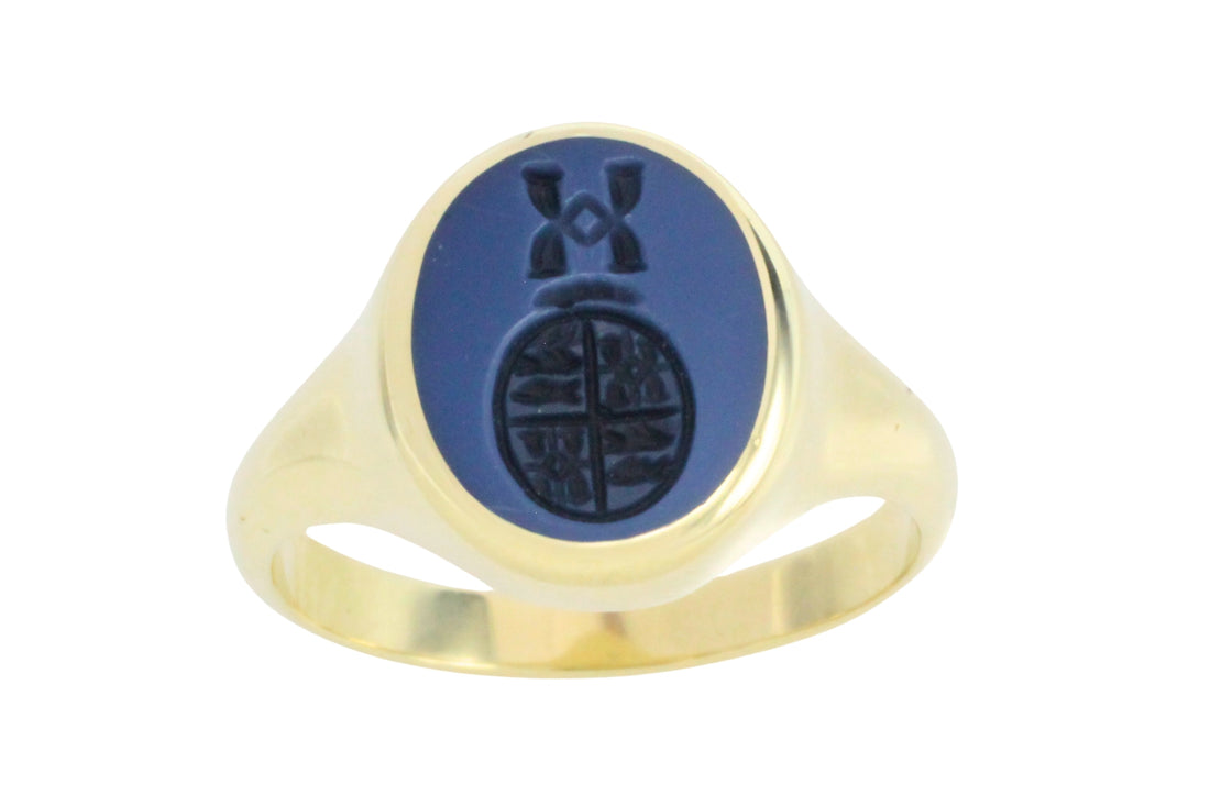 Vintage signet intaglio ring in 14 carat gold