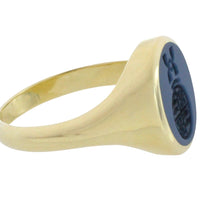 Vintage signet intaglio ring in 14 carat gold