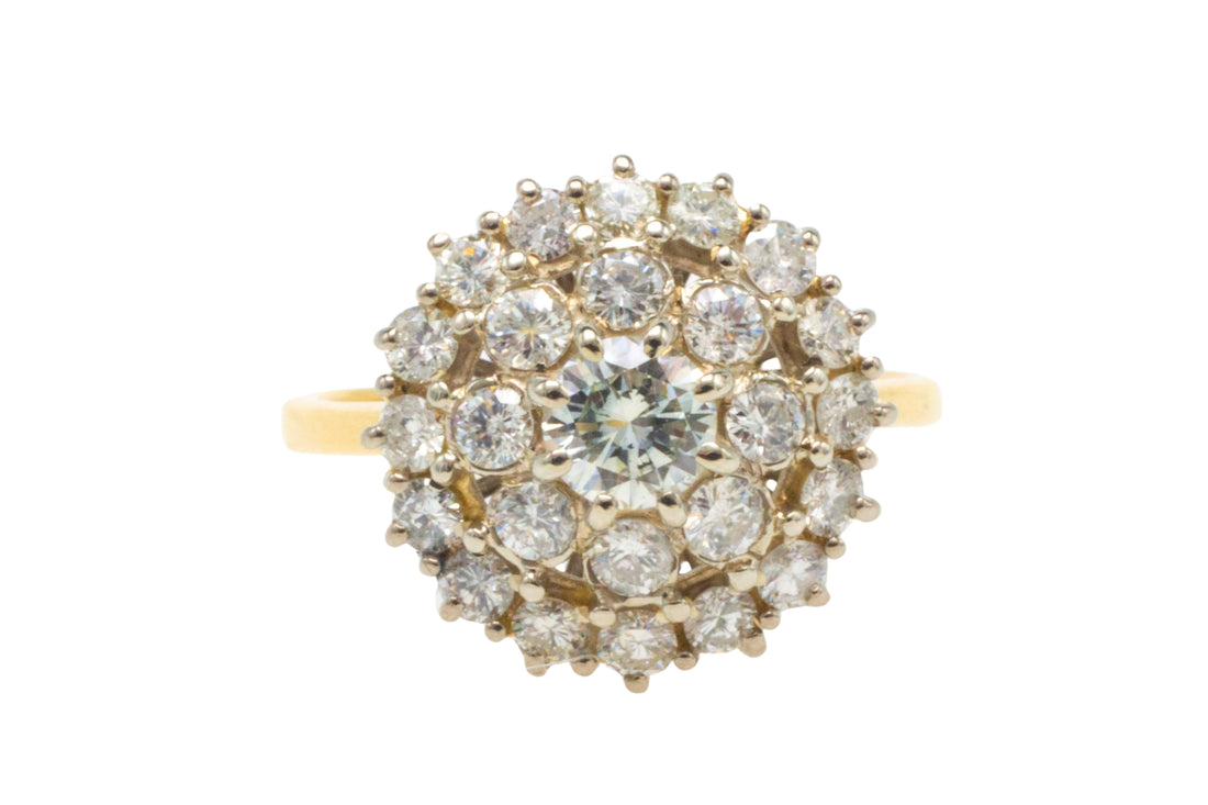 Vinatge diamond cluster ring in 18 carat gold