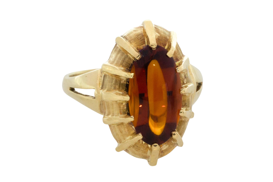 Vintage cabochon citrine ring in 14 carat gold