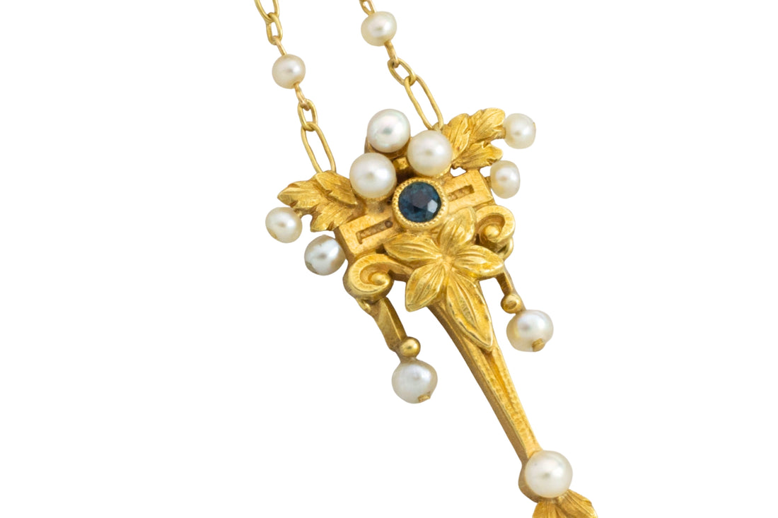 Art Nouvea pendant with pearls and sapphire