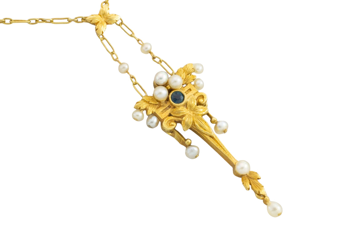Art Nouvea pendant with pearls and sapphire