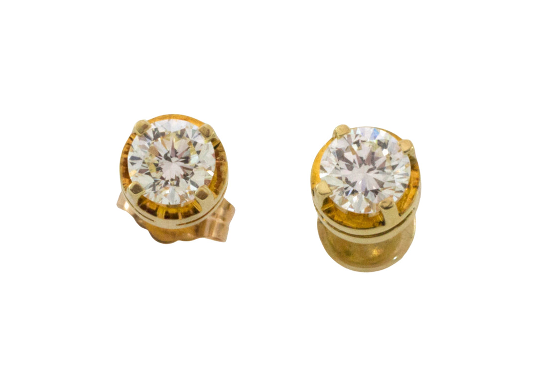 Vintage diamond studs in 14 carat gold
