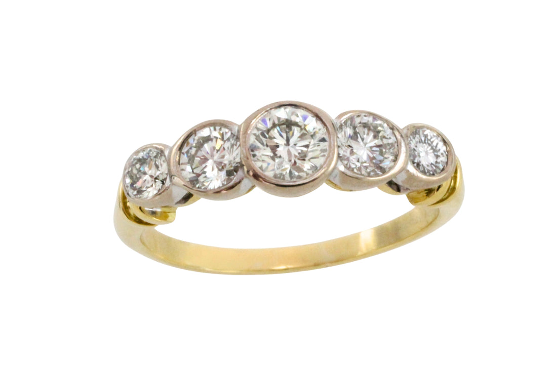 Five stone diamond ring in 18 carat gold