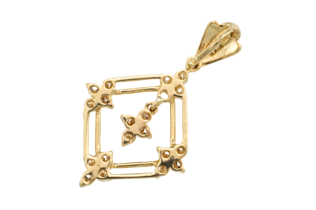18 carat gold pendant with diamonds