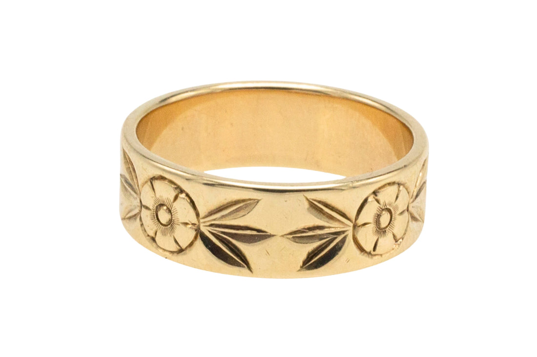 Vintage ring with floral motif