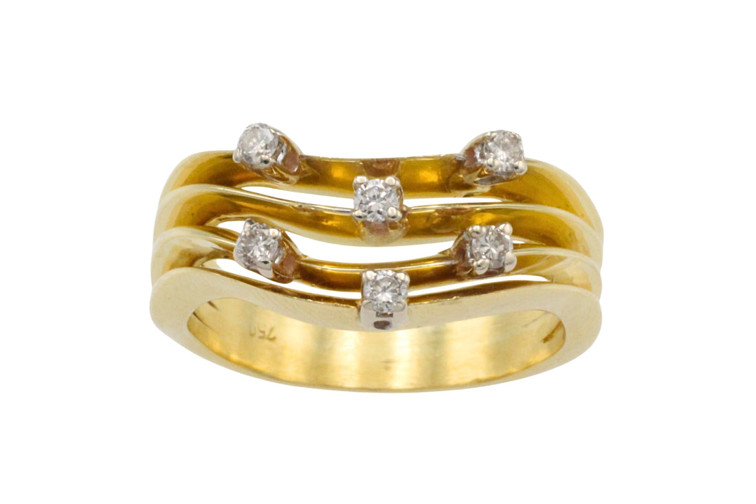 Vintage 18 carat gold ring with diamonds