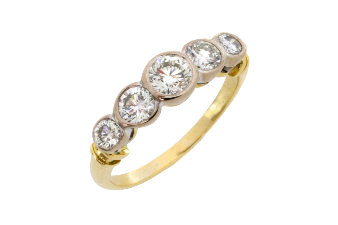Five stone diamond ring in 18 carat gold