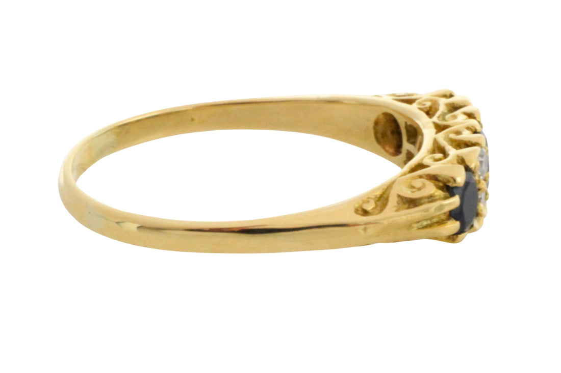 Sapphire and diamond ring in 18 carat gold