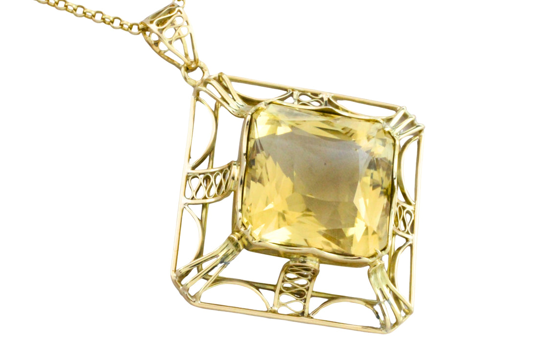 Vintage citrine pendant in 14 carat gold