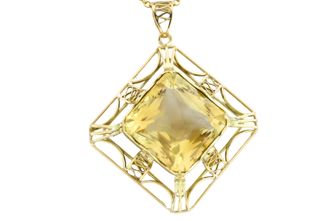 Vintage citrine pendant in 14 carat gold