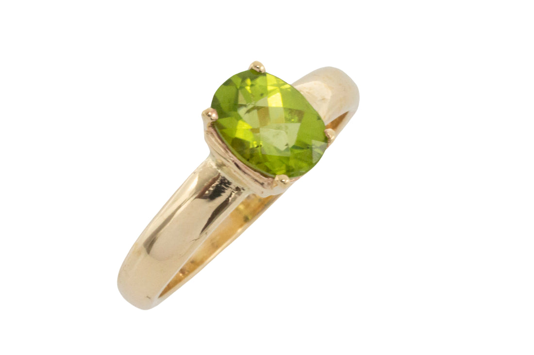 Peridot ring in 14 carat gold-Vintage Rings-The Antique Ring Shop