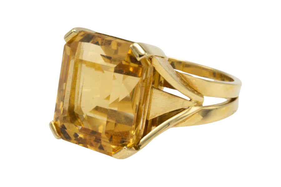 Citrine ring in 18 carat gold-Vintage Rings-The Antique Ring Shop