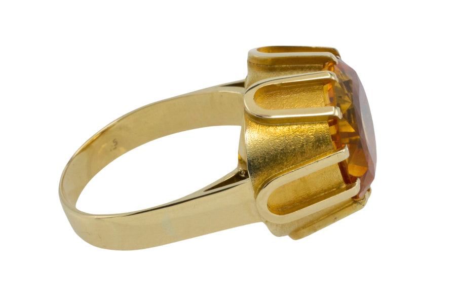 Large vintage citrine ring in 14 carat gold