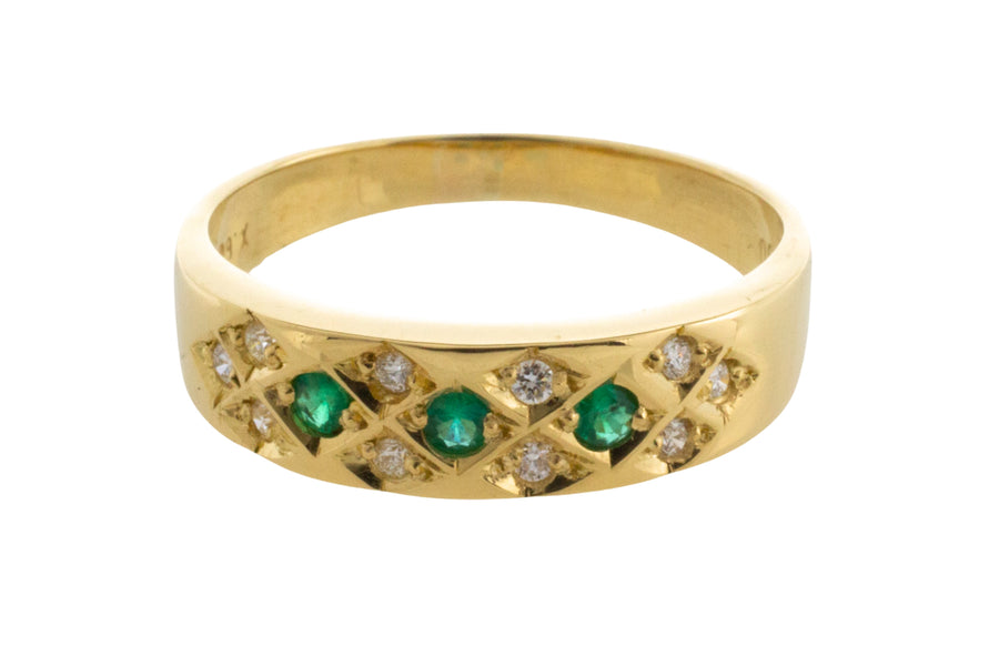 Emerald and diamond 18 carat gold ring-Vintage rings-The Antique Ring Shop