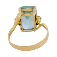 Aquamarine and diamond ring in 14 carat gold