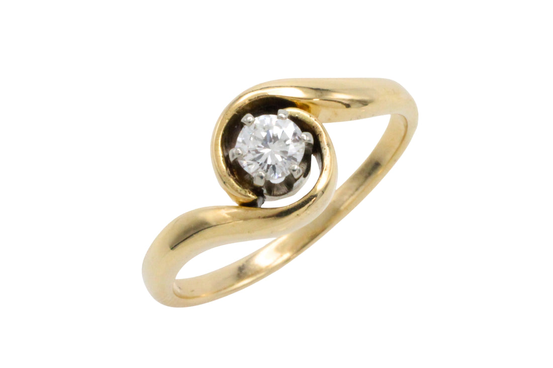 Vintage diamond swirl ring