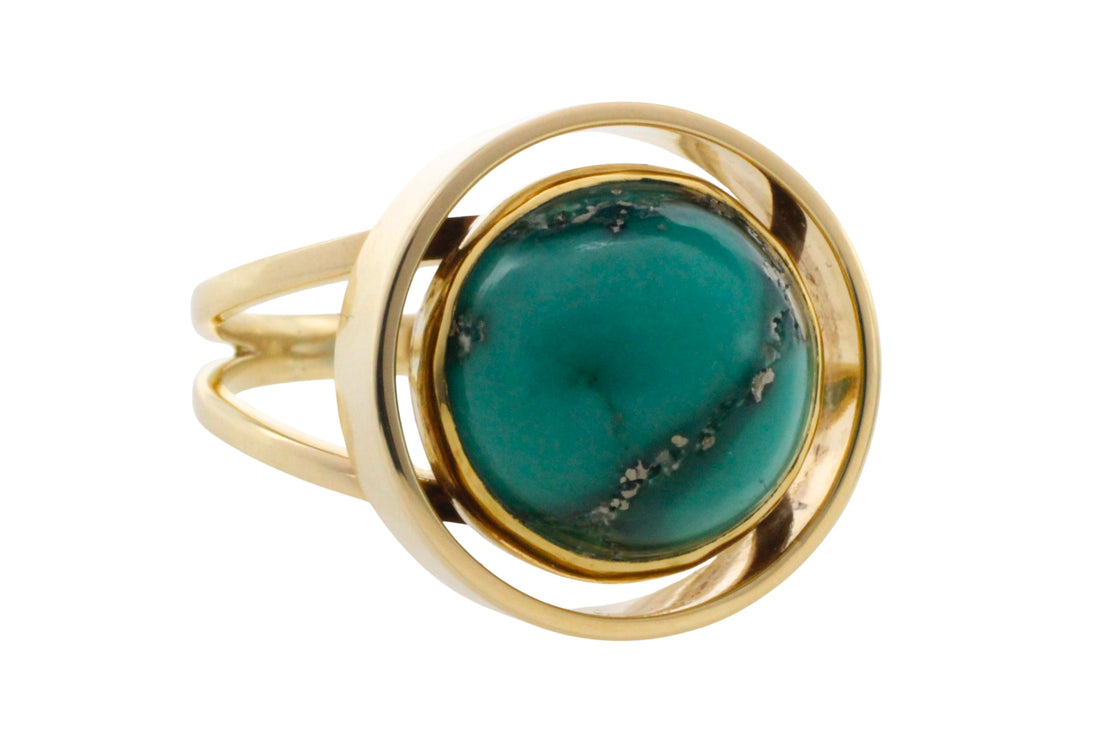 Turquoise ring in 14 carat gold