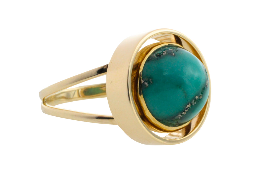Turquoise ring in 14 carat gold