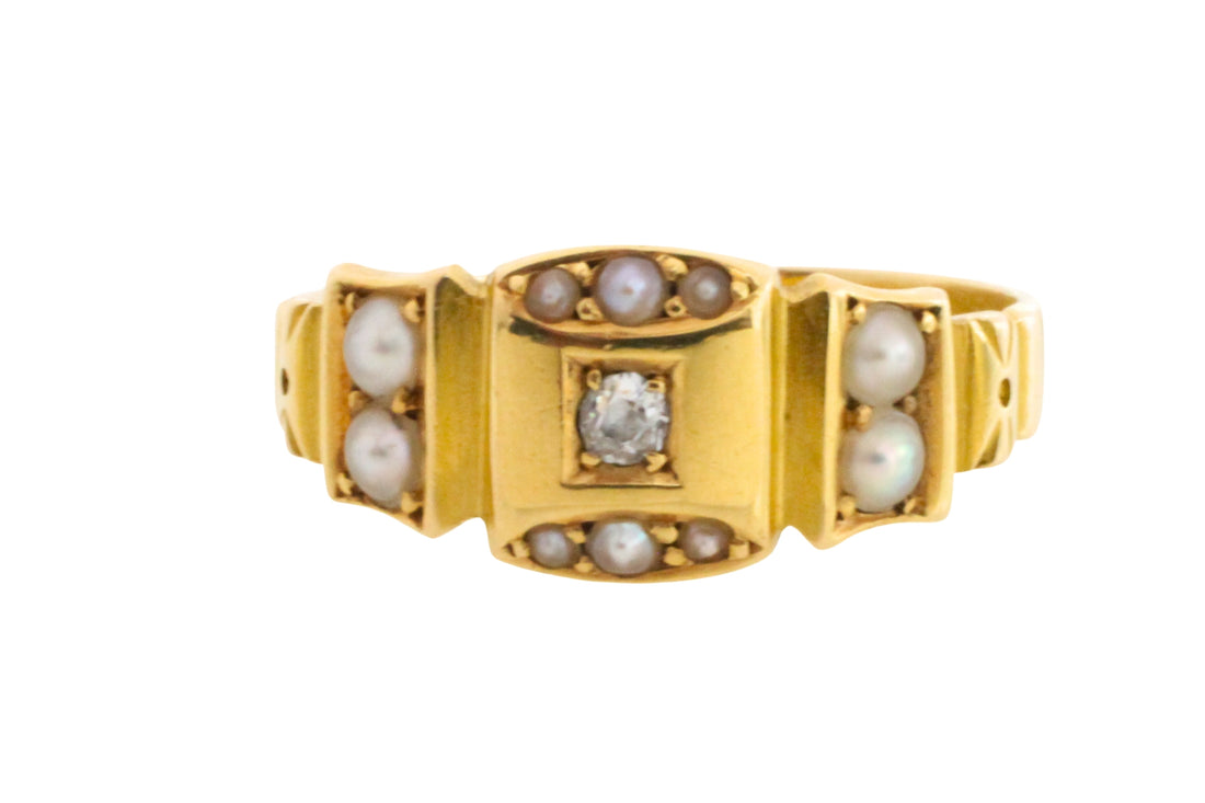 Victorian pearl and diamond ring from 1890