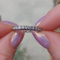 Witgouden eternity ring met diamanten