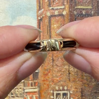 Onyx elephant ring in 14 carat gold
